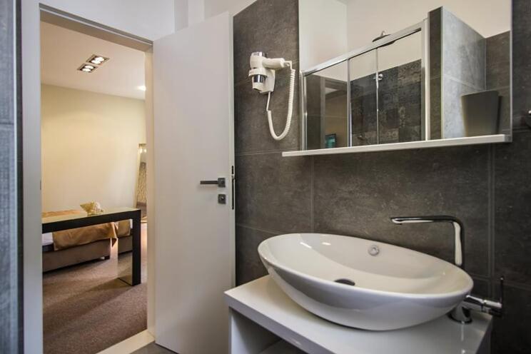 Central Luxury Rooms Omiš Esterno foto